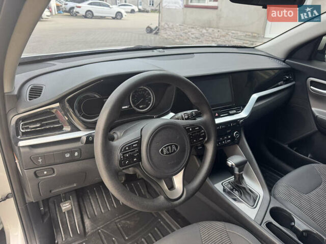 Киа Niro 2020 в Луцке на Automoto.ua Серый Киа Niro, объемом двигателя 1.58 л и пробегом 241 тыс. км за 14600 $, фото 16 на Automoto.ua