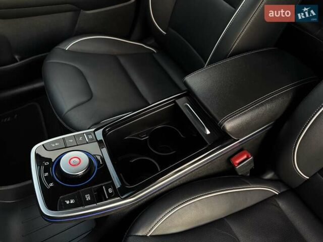 Сірий Кіа Niro, об'ємом двигуна 0 л та пробігом 135 тис. км за 17500 $, фото 49 на Automoto.ua