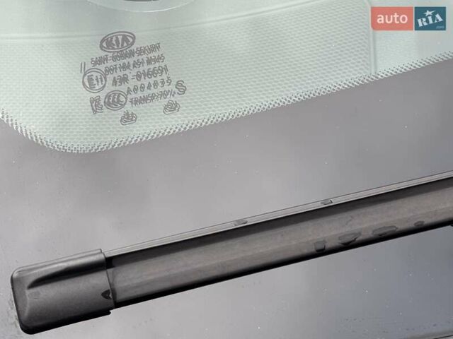 Сірий Кіа Niro, об'ємом двигуна 0 л та пробігом 118 тис. км за 19300 $, фото 62 на Automoto.ua