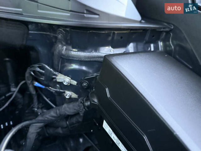 Серый Киа Niro, объемом двигателя 0 л и пробегом 165 тыс. км за 18000 $, фото 39 на Automoto.ua