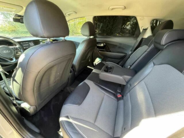 Сірий Кіа Niro, об'ємом двигуна 0 л та пробігом 40 тис. км за 7100 $, фото 11 на Automoto.ua