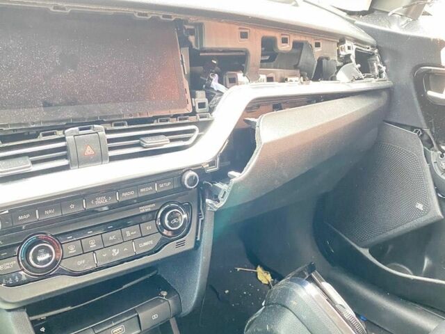 Серый Киа Niro, объемом двигателя 0 л и пробегом 90 тыс. км за 6000 $, фото 11 на Automoto.ua