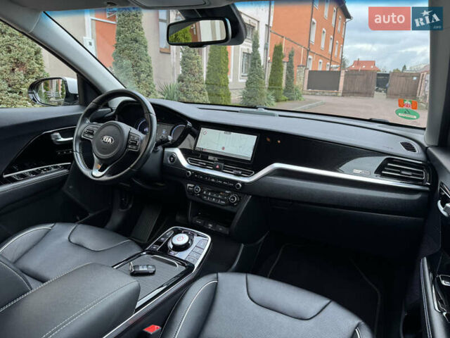Серый Киа Niro, объемом двигателя 0 л и пробегом 118 тыс. км за 19350 $, фото 113 на Automoto.ua