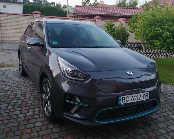 Серый Киа Niro, объемом двигателя 0 л и пробегом 113 тыс. км за 21200 $, фото 1 на Automoto.ua