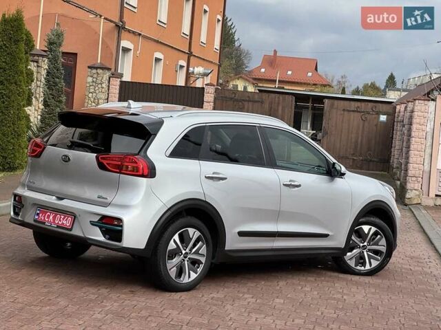 Сірий Кіа Niro, об'ємом двигуна 0 л та пробігом 118 тис. км за 19300 $, фото 53 на Automoto.ua