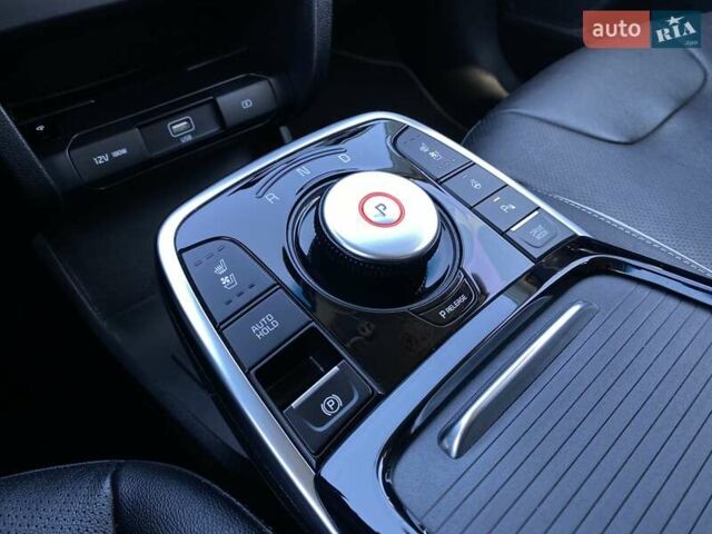 Сірий Кіа Niro, об'ємом двигуна 0 л та пробігом 107 тис. км за 21950 $, фото 9 на Automoto.ua