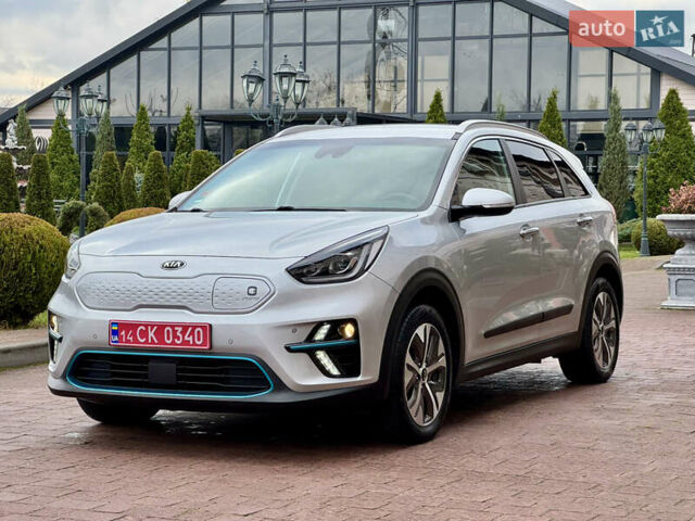 Серый Киа Niro, объемом двигателя 0 л и пробегом 118 тыс. км за 19350 $, фото 8 на Automoto.ua