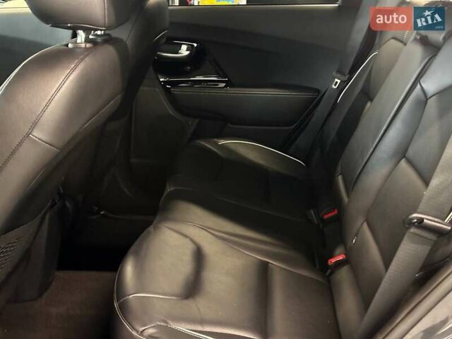 Сірий Кіа Niro, об'ємом двигуна 0 л та пробігом 155 тис. км за 19400 $, фото 31 на Automoto.ua