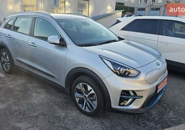 Серый Киа Niro, объемом двигателя 0 л и пробегом 40 тыс. км за 22400 $, фото 1 на Automoto.ua