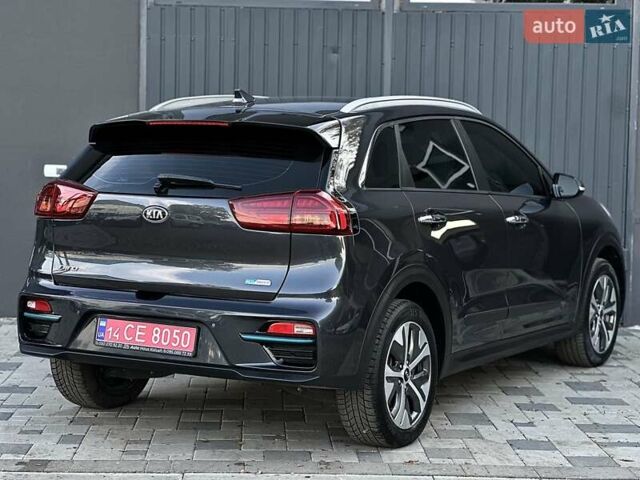 Серый Киа Niro, объемом двигателя 0 л и пробегом 88 тыс. км за 18500 $, фото 14 на Automoto.ua