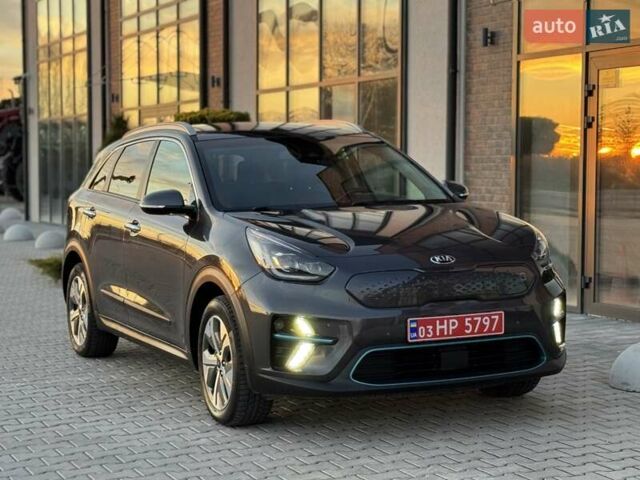 Сірий Кіа Niro, об'ємом двигуна 0 л та пробігом 135 тис. км за 17500 $, фото 8 на Automoto.ua