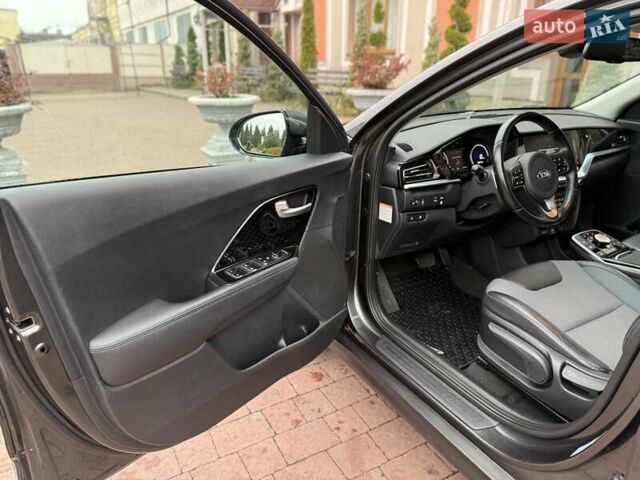 Серый Киа Niro, объемом двигателя 0 л и пробегом 125 тыс. км за 18950 $, фото 26 на Automoto.ua