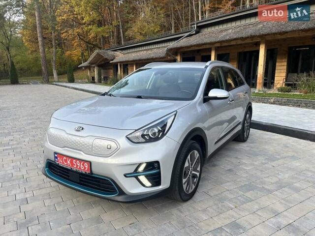 Серый Киа Niro, объемом двигателя 0 л и пробегом 72 тыс. км за 19750 $, фото 6 на Automoto.ua