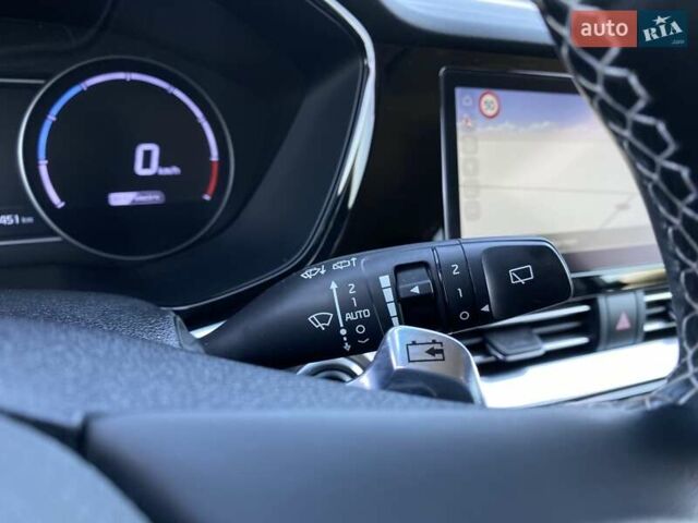 Серый Киа Niro, объемом двигателя 0 л и пробегом 58 тыс. км за 23200 $, фото 35 на Automoto.ua