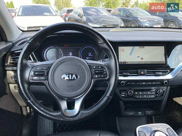 Сірий Кіа Niro, об'ємом двигуна 0 л та пробігом 116 тис. км за 21800 $, фото 46 на Automoto.ua