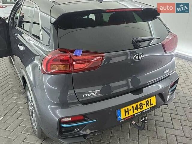 Серый Киа Niro, объемом двигателя 0 л и пробегом 160 тыс. км за 18950 $, фото 2 на Automoto.ua