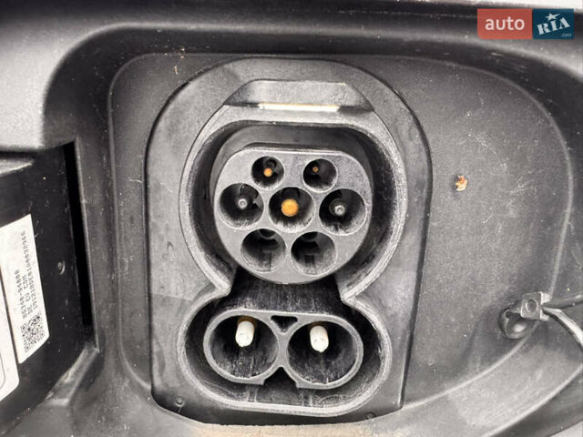 Серый Киа Niro, объемом двигателя 0 л и пробегом 77 тыс. км за 19500 $, фото 12 на Automoto.ua