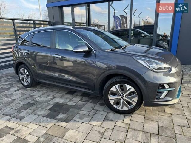 Серый Киа Niro, объемом двигателя 0 л и пробегом 142 тыс. км за 18900 $, фото 5 на Automoto.ua