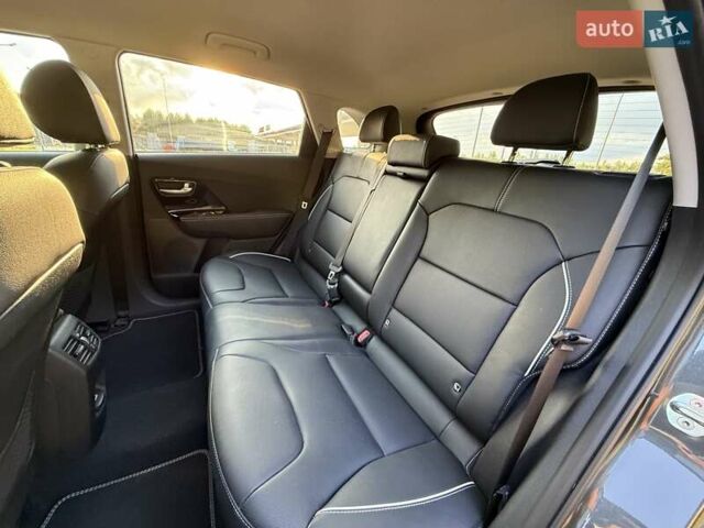 Серый Киа Niro, объемом двигателя 0 л и пробегом 57 тыс. км за 23299 $, фото 40 на Automoto.ua