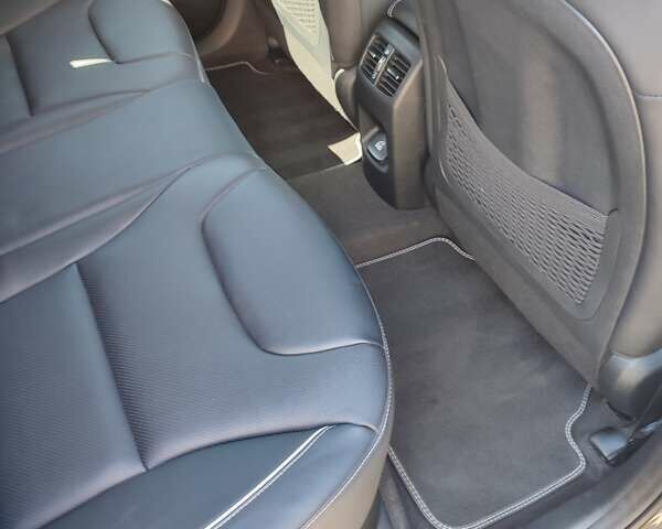 Серый Киа Niro, объемом двигателя 0 л и пробегом 49 тыс. км за 23000 $, фото 52 на Automoto.ua