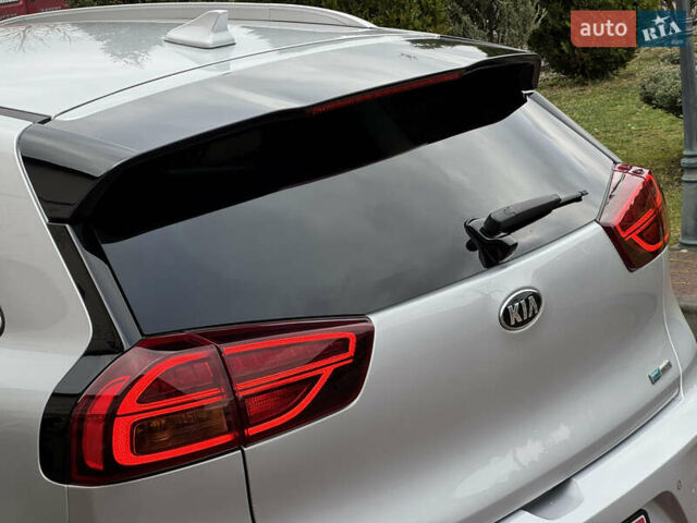 Серый Киа Niro, объемом двигателя 0 л и пробегом 118 тыс. км за 19350 $, фото 26 на Automoto.ua