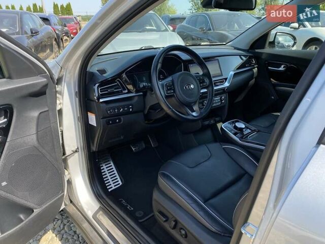 Серый Киа Niro, объемом двигателя 0 л и пробегом 58 тыс. км за 23200 $, фото 26 на Automoto.ua