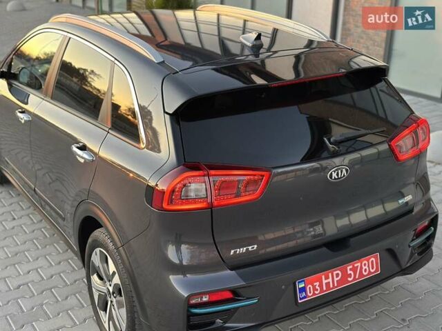 Серый Киа Niro, объемом двигателя 0 л и пробегом 74 тыс. км за 18200 $, фото 20 на Automoto.ua