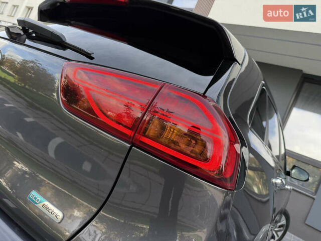Сірий Кіа Niro, об'ємом двигуна 0 л та пробігом 70 тис. км за 19999 $, фото 38 на Automoto.ua
