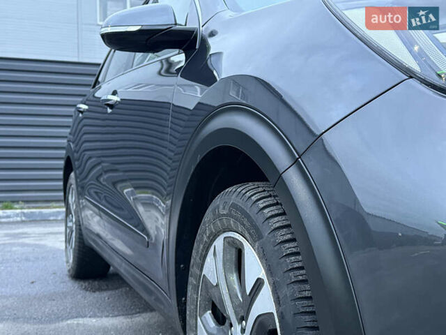 Серый Киа Niro, объемом двигателя 0 л и пробегом 165 тыс. км за 18000 $, фото 23 на Automoto.ua