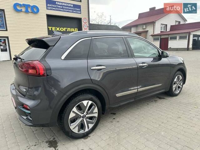 Серый Киа Niro, объемом двигателя 0 л и пробегом 117 тыс. км за 19700 $, фото 6 на Automoto.ua