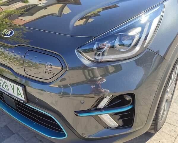 Серый Киа Niro, объемом двигателя 0 л и пробегом 49 тыс. км за 23000 $, фото 59 на Automoto.ua