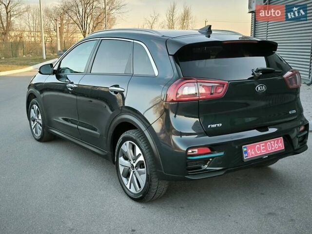 Сірий Кіа Niro, об'ємом двигуна 0 л та пробігом 96 тис. км за 16900 $, фото 1 на Automoto.ua