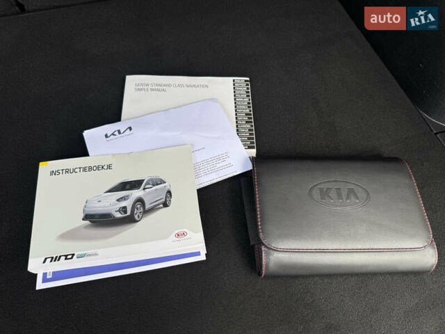 Серый Киа Niro, объемом двигателя 0 л и пробегом 118 тыс. км за 19350 $, фото 64 на Automoto.ua