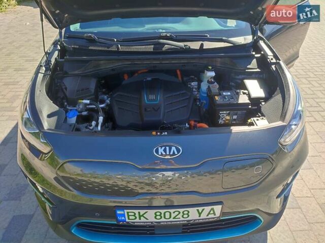 Серый Киа Niro, объемом двигателя 0 л и пробегом 49 тыс. км за 23000 $, фото 31 на Automoto.ua