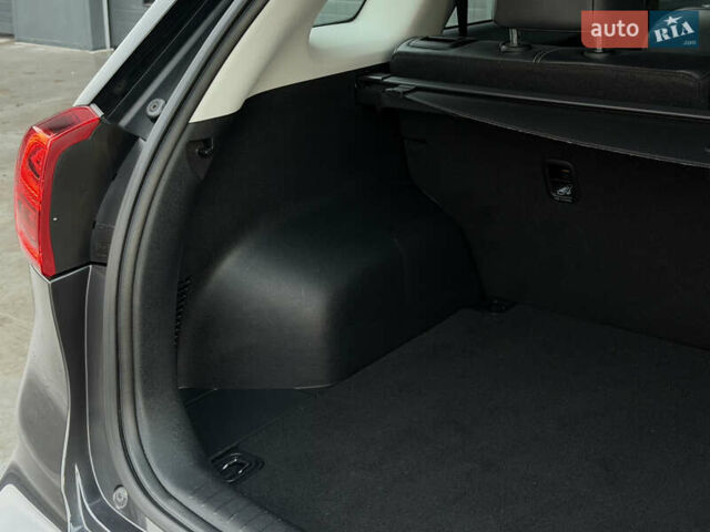 Серый Киа Niro, объемом двигателя 0 л и пробегом 164 тыс. км за 17550 $, фото 57 на Automoto.ua