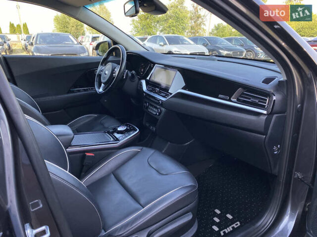 Сірий Кіа Niro, об'ємом двигуна 0 л та пробігом 116 тис. км за 21800 $, фото 107 на Automoto.ua