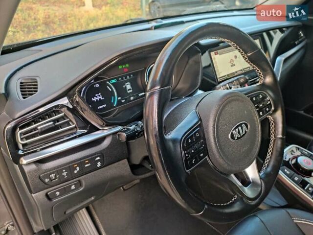 Киа Niro 2020 в Ровно на Automoto.ua Серый Киа Niro, объемом двигателя 0 л и пробегом 125 тыс. км за 19850 $, фото 58 на Automoto.ua