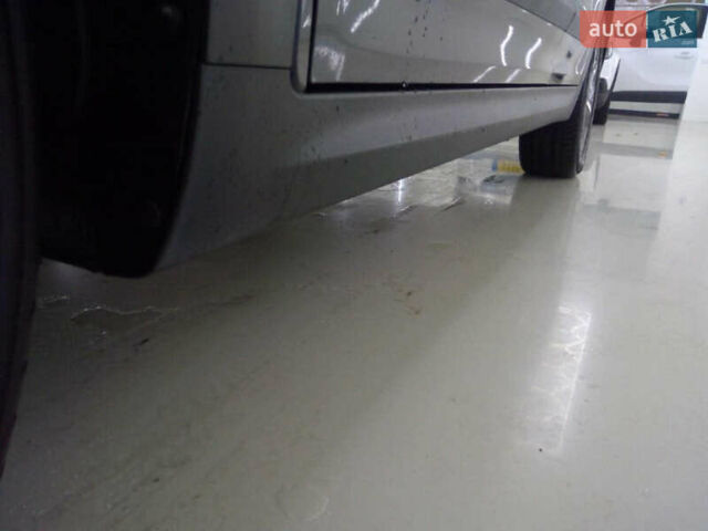 Серый Киа Niro, объемом двигателя 0 л и пробегом 108 тыс. км за 19900 $, фото 4 на Automoto.ua