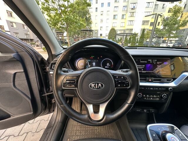 Серый Киа Niro, объемом двигателя 0 л и пробегом 112 тыс. км за 16999 $, фото 22 на Automoto.ua