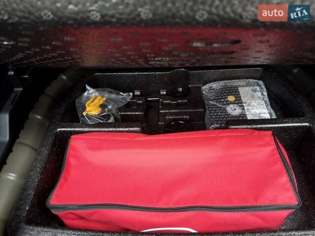 Серый Киа Niro, объемом двигателя 0 л и пробегом 115 тыс. км за 20300 $, фото 30 на Automoto.ua