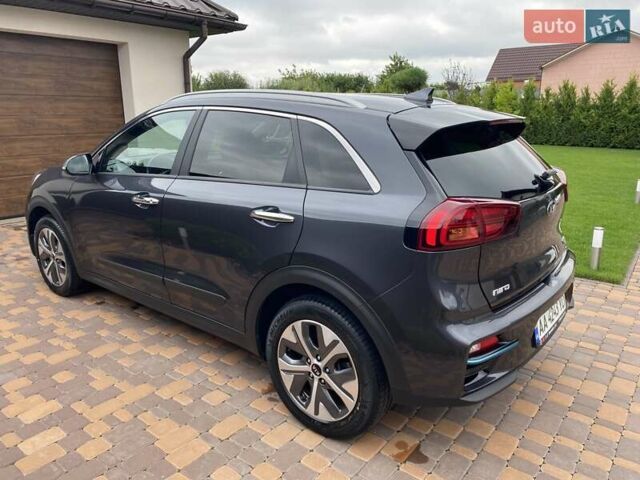 Серый Киа Niro, объемом двигателя 0 л и пробегом 117 тыс. км за 20470 $, фото 2 на Automoto.ua