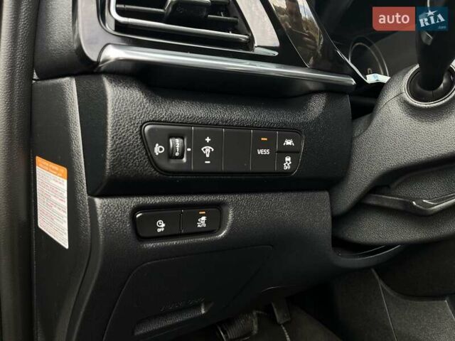 Серый Киа Niro, объемом двигателя 0 л и пробегом 72 тыс. км за 19750 $, фото 47 на Automoto.ua