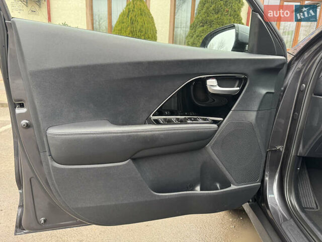 Серый Киа Niro, объемом двигателя 0 л и пробегом 158 тыс. км за 17750 $, фото 38 на Automoto.ua