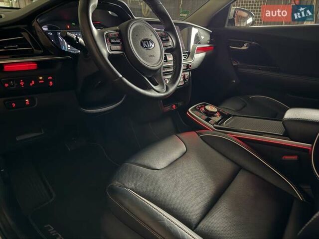 Сірий Кіа Niro, об'ємом двигуна 0 л та пробігом 71 тис. км за 21999 $, фото 92 на Automoto.ua