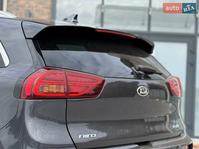 Серый Киа Niro, объемом двигателя 0 л и пробегом 139 тыс. км за 18900 $, фото 32 на Automoto.ua
