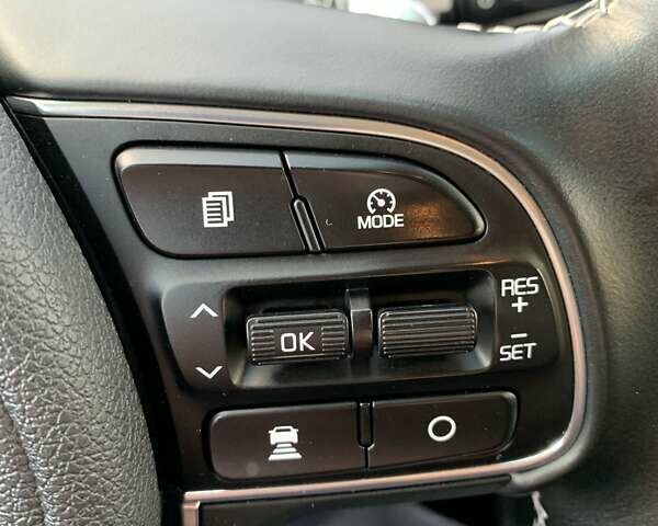 Сірий Кіа Niro, об'ємом двигуна 0 л та пробігом 128 тис. км за 18950 $, фото 21 на Automoto.ua