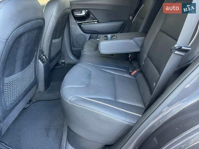 Серый Киа Niro, объемом двигателя 0 л и пробегом 125 тыс. км за 19250 $, фото 49 на Automoto.ua