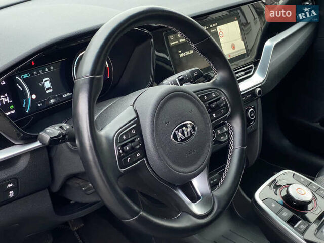 Сірий Кіа Niro, об'ємом двигуна 0 л та пробігом 63 тис. км за 20899 $, фото 35 на Automoto.ua
