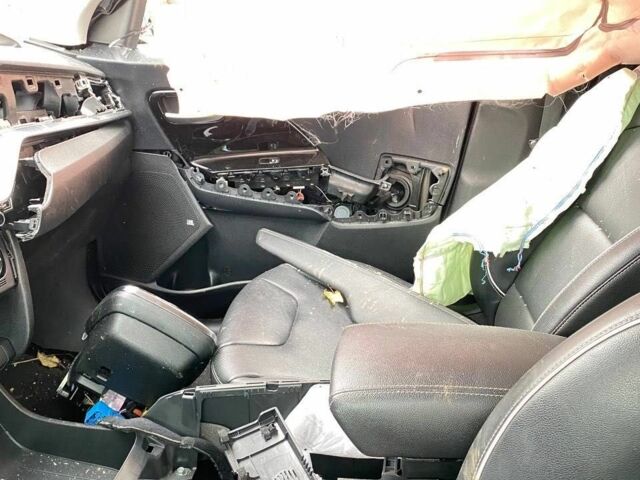 Серый Киа Niro, объемом двигателя 0 л и пробегом 90 тыс. км за 6000 $, фото 10 на Automoto.ua