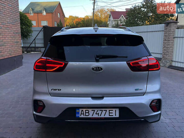Серый Киа Niro, объемом двигателя 1.58 л и пробегом 67 тыс. км за 22600 $, фото 2 на Automoto.ua